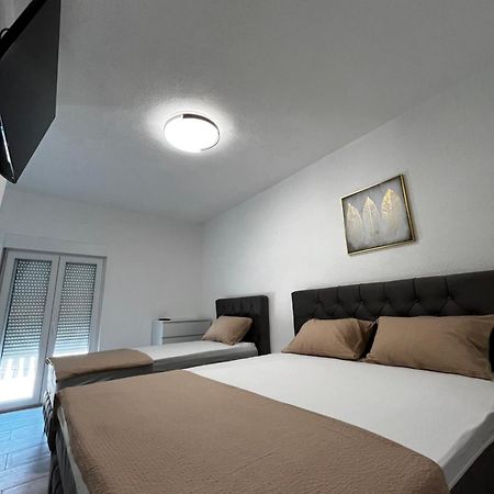 Twin Apartments Ivanica Bagian luar foto